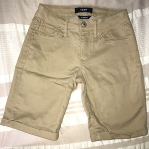 🟠4 for $25| aeropostale 9’’ khaki shorts